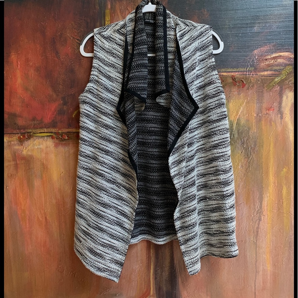 Cha Cha Vente waterfall front sweater!